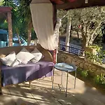 Beyaz Ev * سفيريهيسار